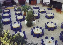 big-es-patio-con-mesas-1.jpg