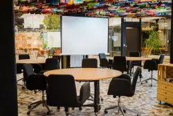 Sala Londres en Impact Hub Alameda