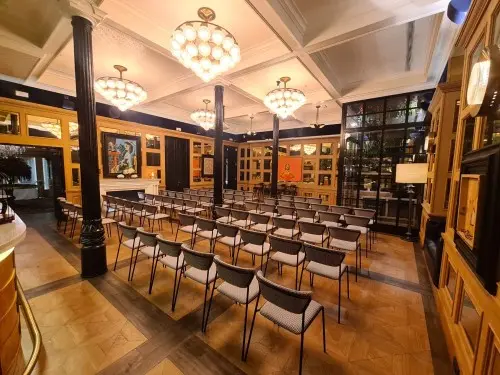 YOUnique Arts Club- formato teatro